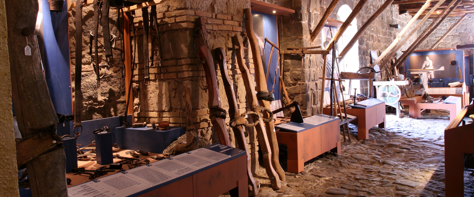 slide-latera-interno-museo-della-terra